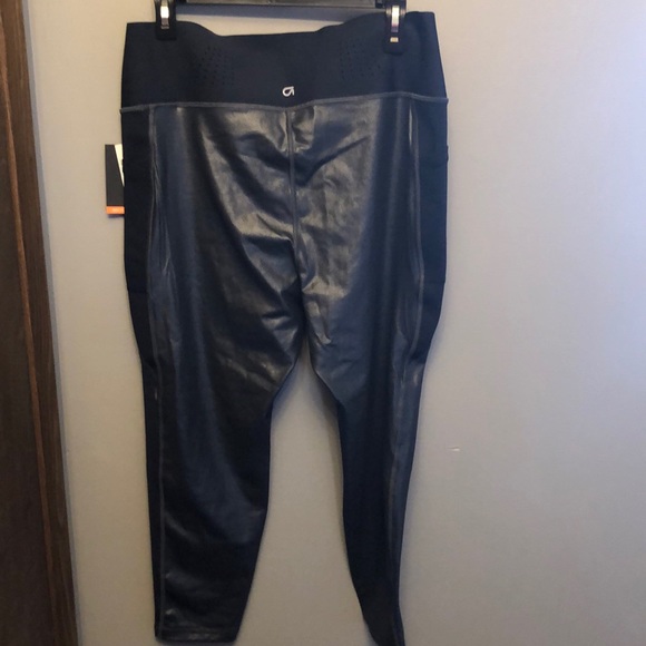 Gap Sculpt Revolution 7/8-length Legging. - Picture 4 of 6